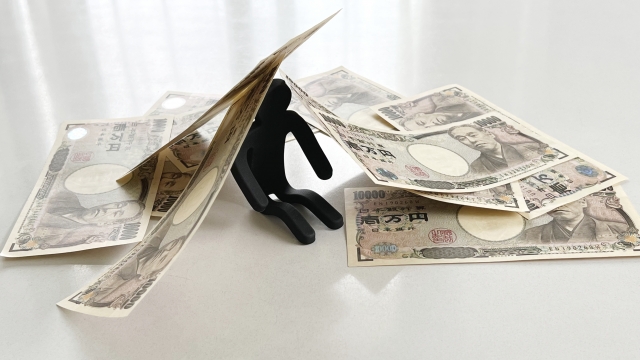 一万円札に潰される。むつ市で借金返済の相談は無料でできます